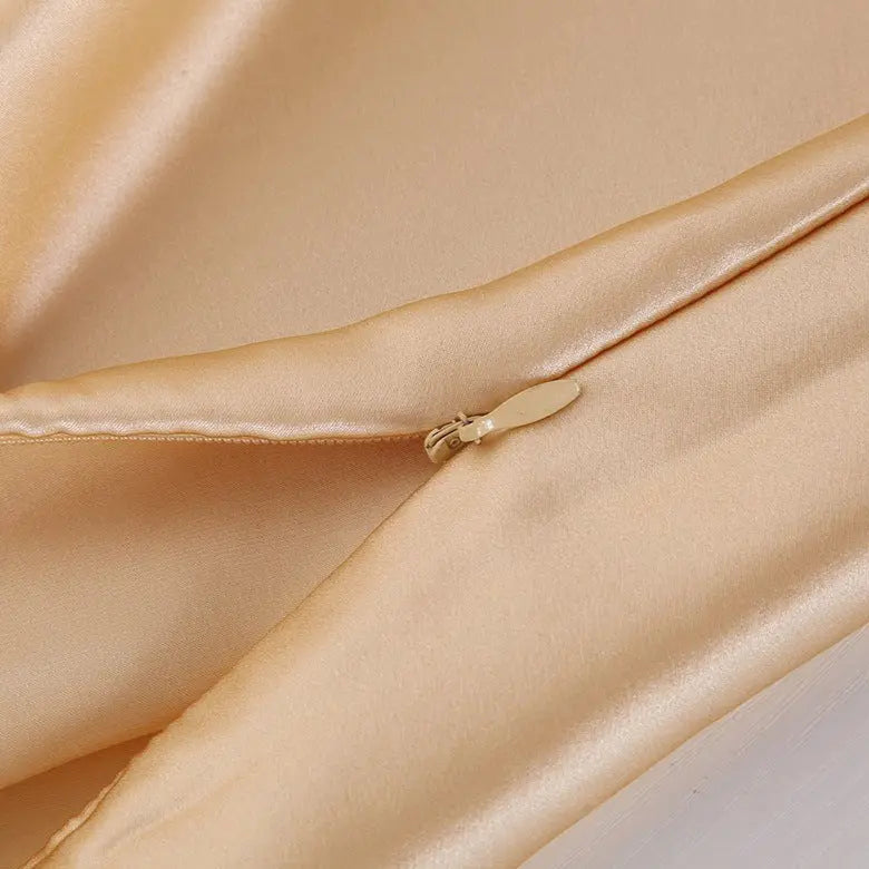 Single pillowcase made of silk and other fibers, offering a luxurious look.