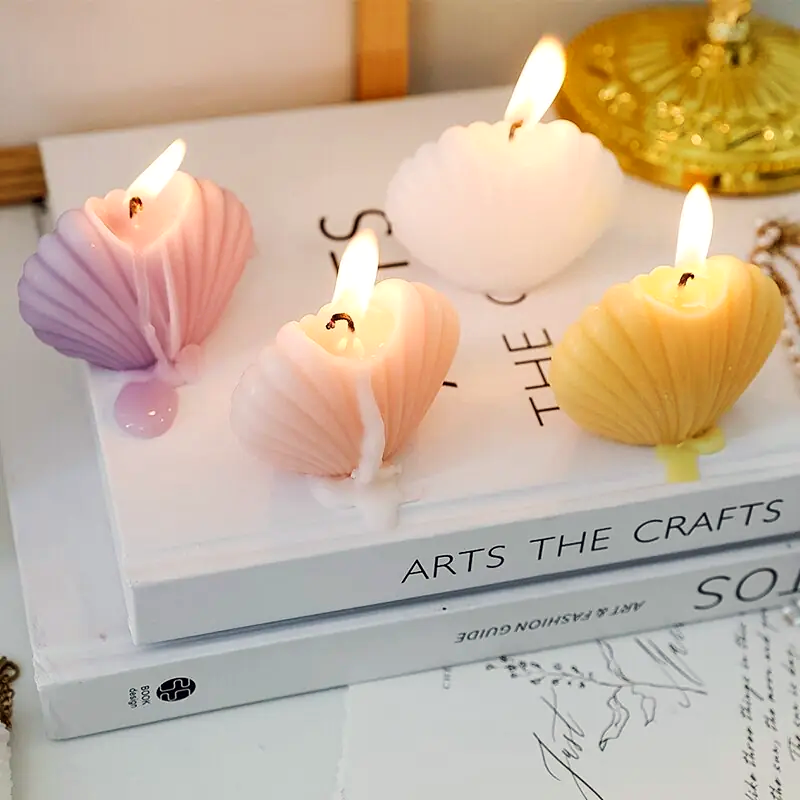 Shell-shaped scented candle, perfect for creating a relaxing ambiance.