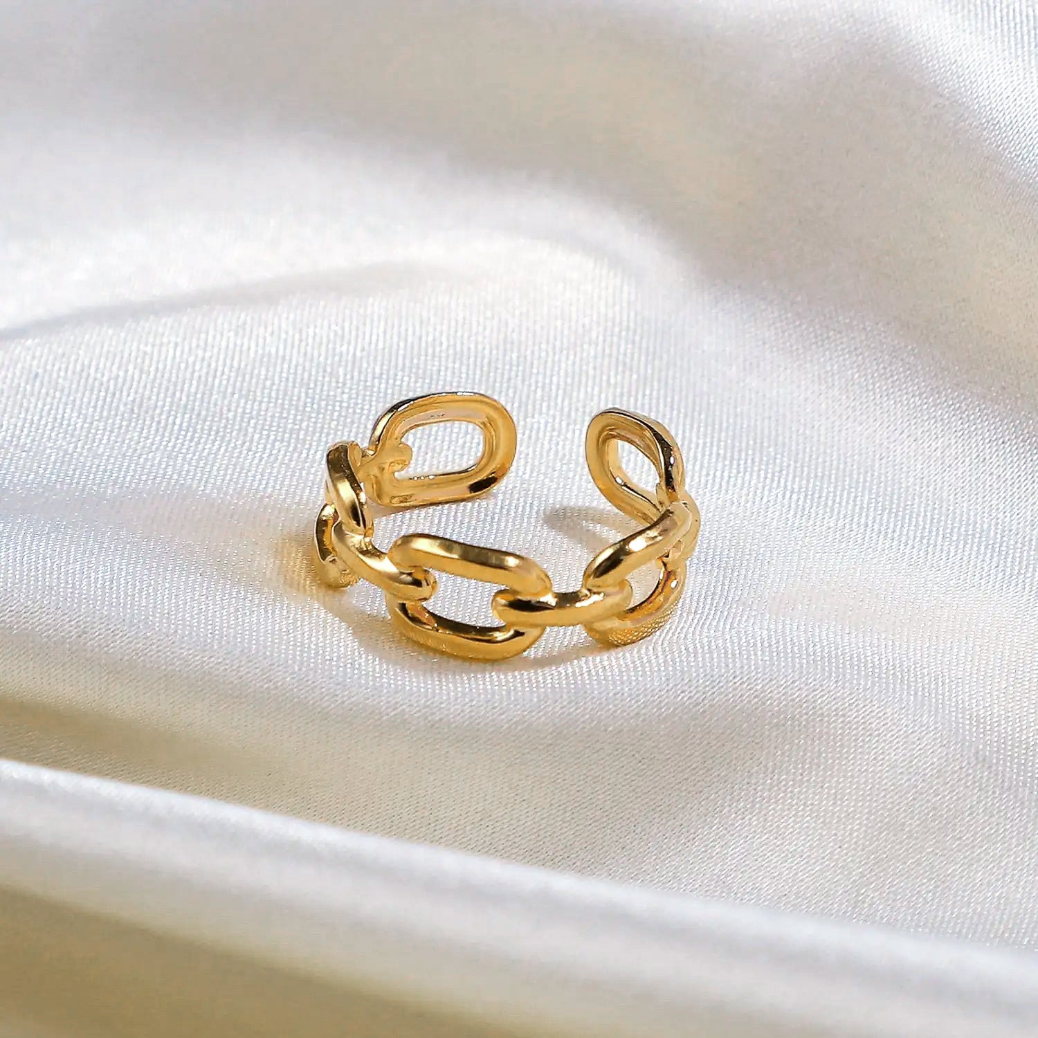 Stainless steel and 18k gold plated link chain ring, a modern and elegant addition to your jewelry collection.